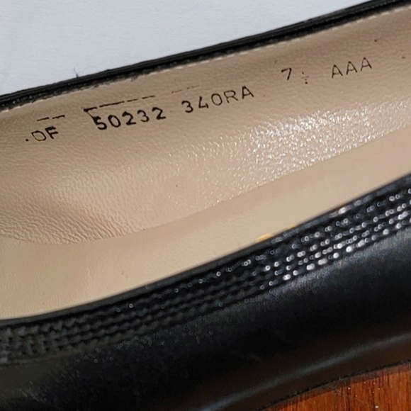 Salvatore Ferragamo | Leather Heel Pumps - Picture 5 of 13